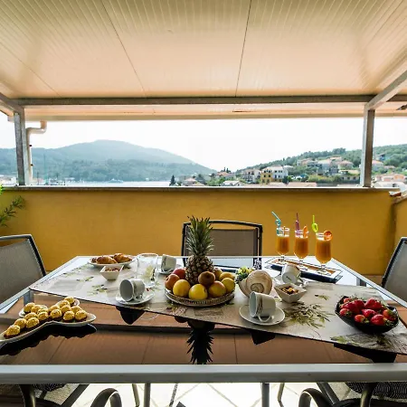 Modern In With Terrace Apartmán Korčula
